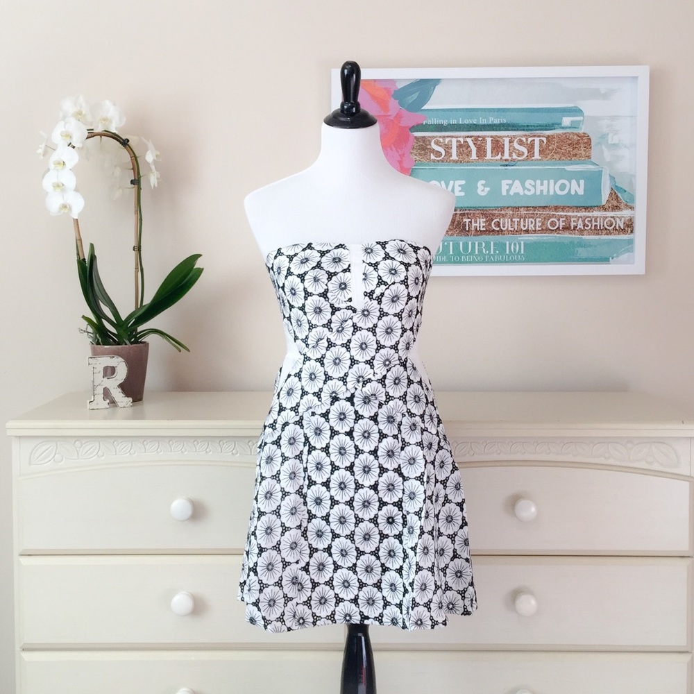 ❤️ Floral Crochet Strapless Dress