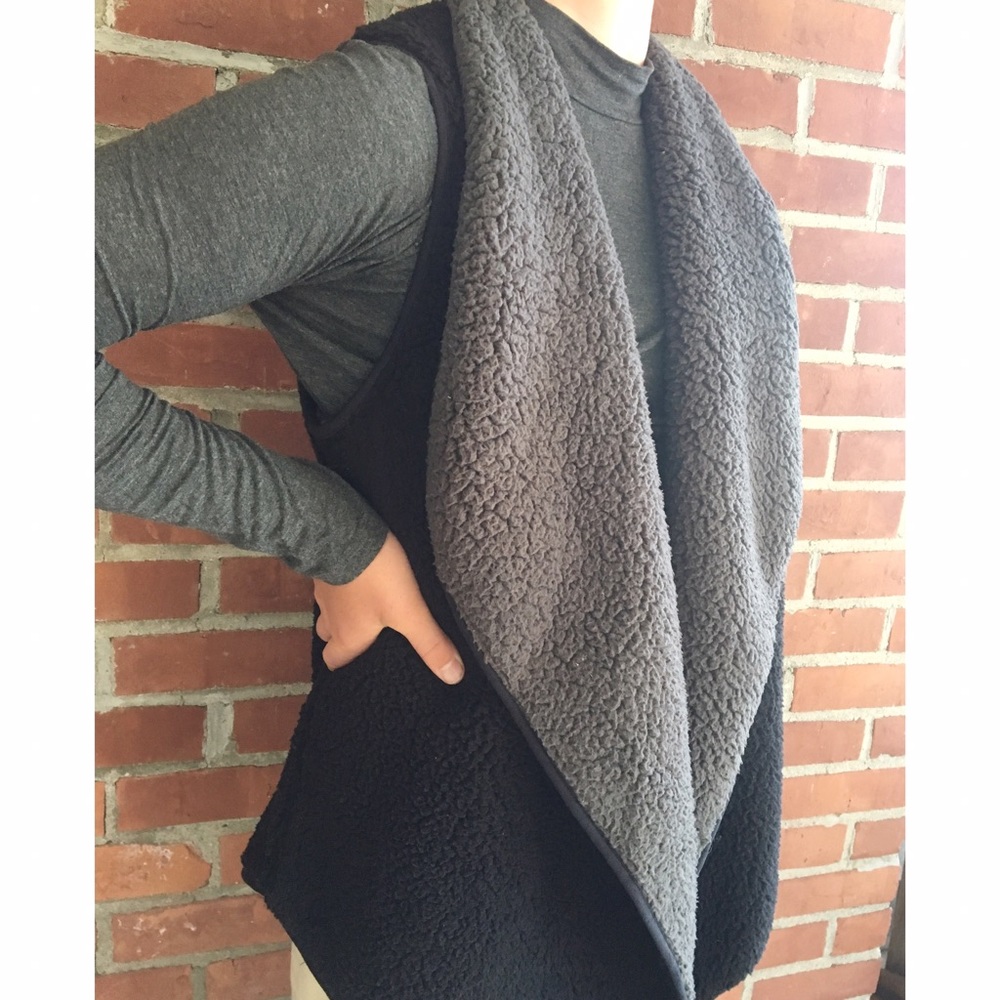 🍁🍂FALL SALE🍎🏈 Really nice plush vest