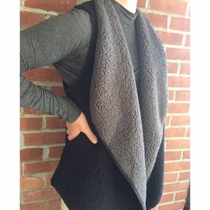 🍁🍂FALL SALE🍎🏈 Really nice plush vest