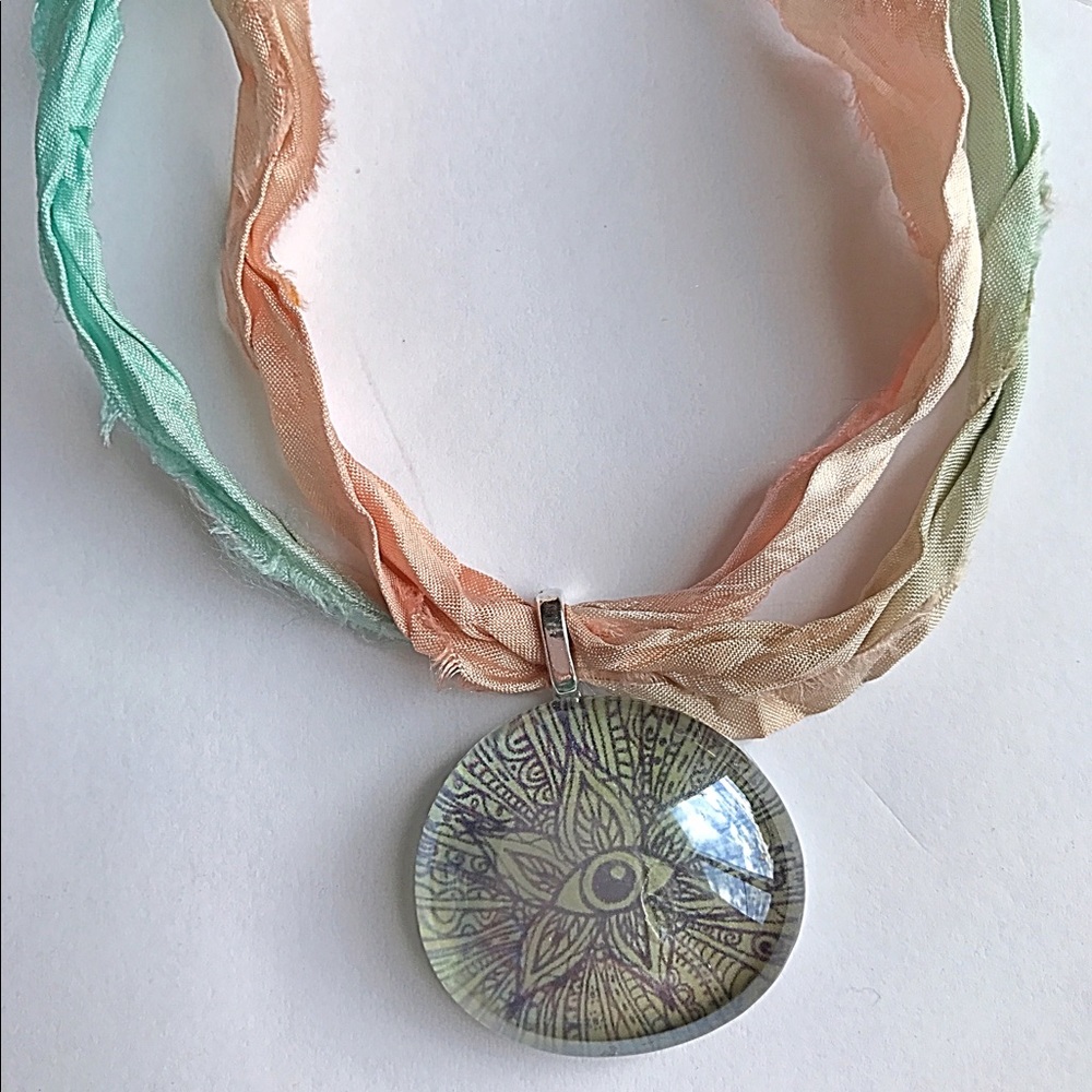 BOHO summer pendant necklace!! 🌞🌞