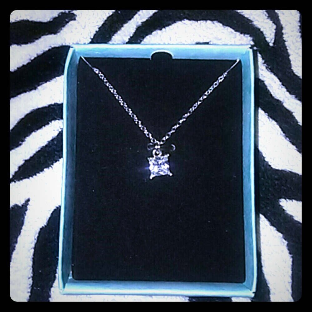 ✨Genuine Cubic Zirconia Pendant Necklace✨
