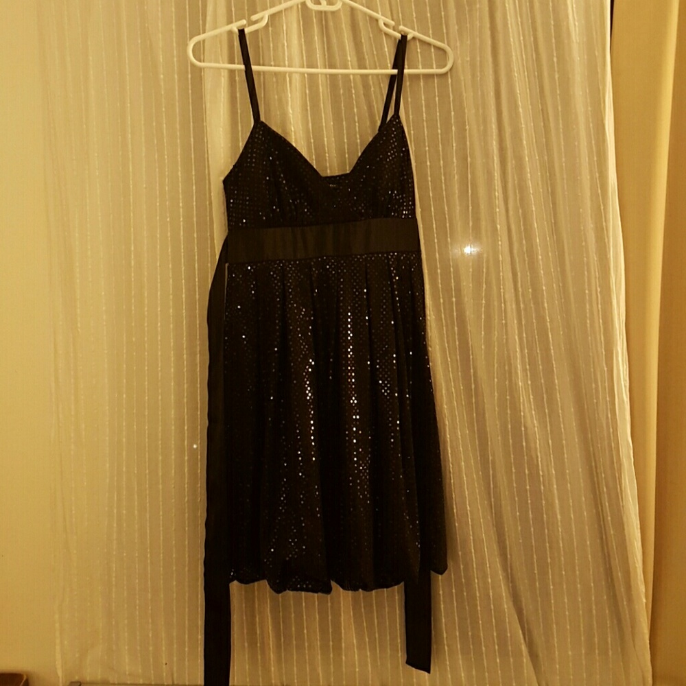 short black sequined dress with balloon hem