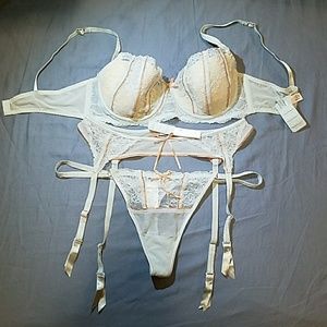 DKNY bra - 36B, garter -ML, thong -M