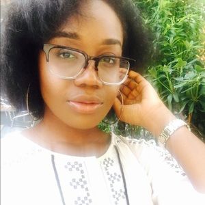Meet your Posher, Edidiong