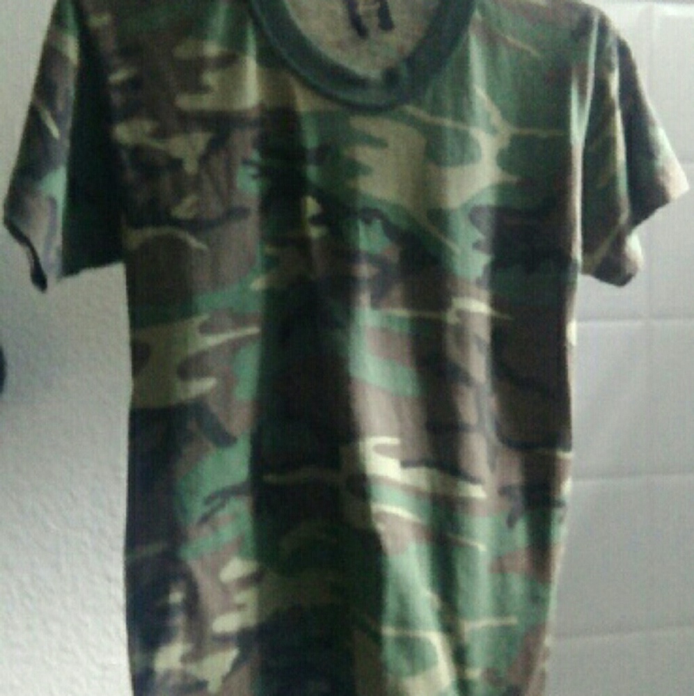 Sz L (14-16) Camo T-Shirt