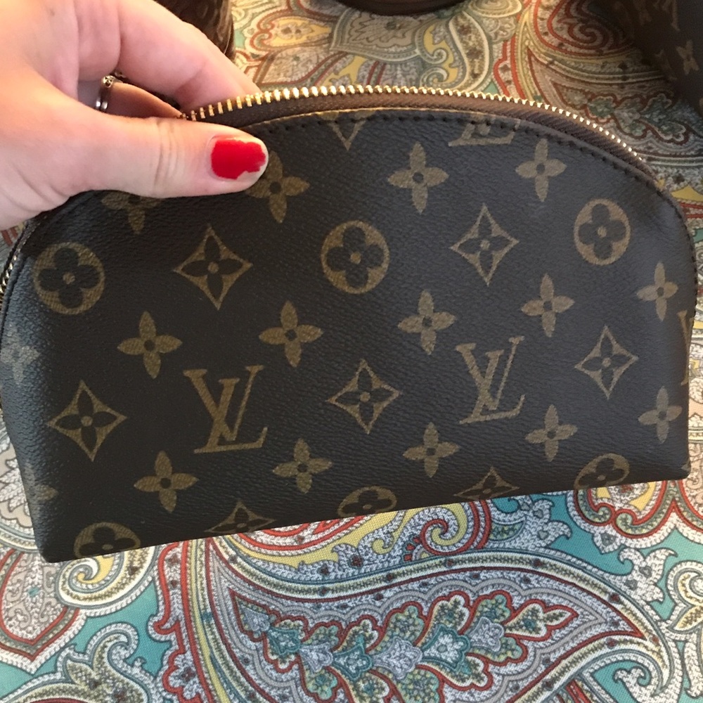 Small cosmetic pouch