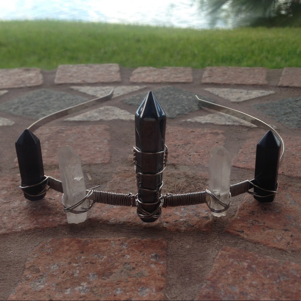 ✨🧚‍♀️ SALE! BOGO 50% OFF CRYSTAL CROWNS 🧚‍♀️✨ - Picture 9 of 11