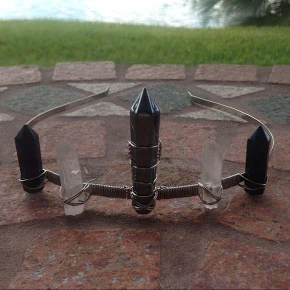 ✨🧚‍♀️ SALE! BOGO 50% OFF CRYSTAL CROWNS 🧚‍♀️✨ - Picture 9 of 11