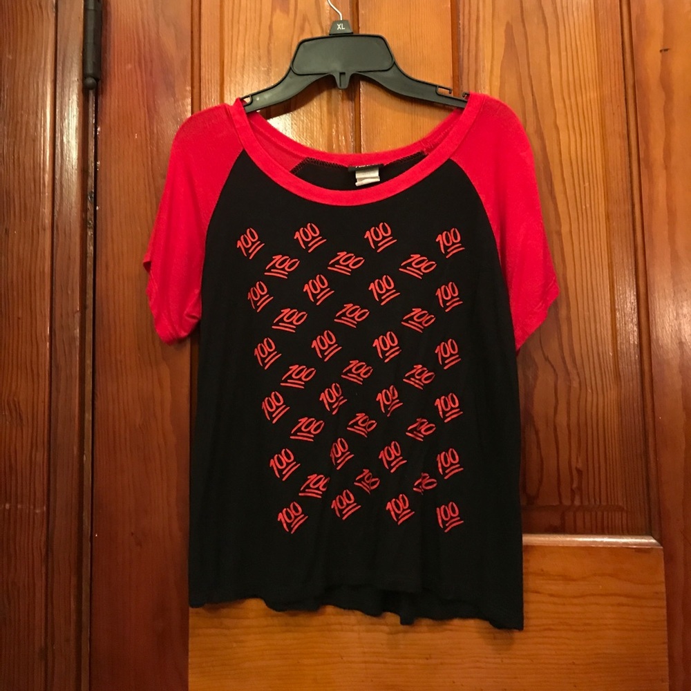 Rue21 Graphic Tee 💯 Emoji