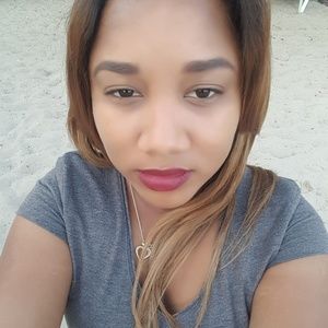 Meet your Posher, Manuela