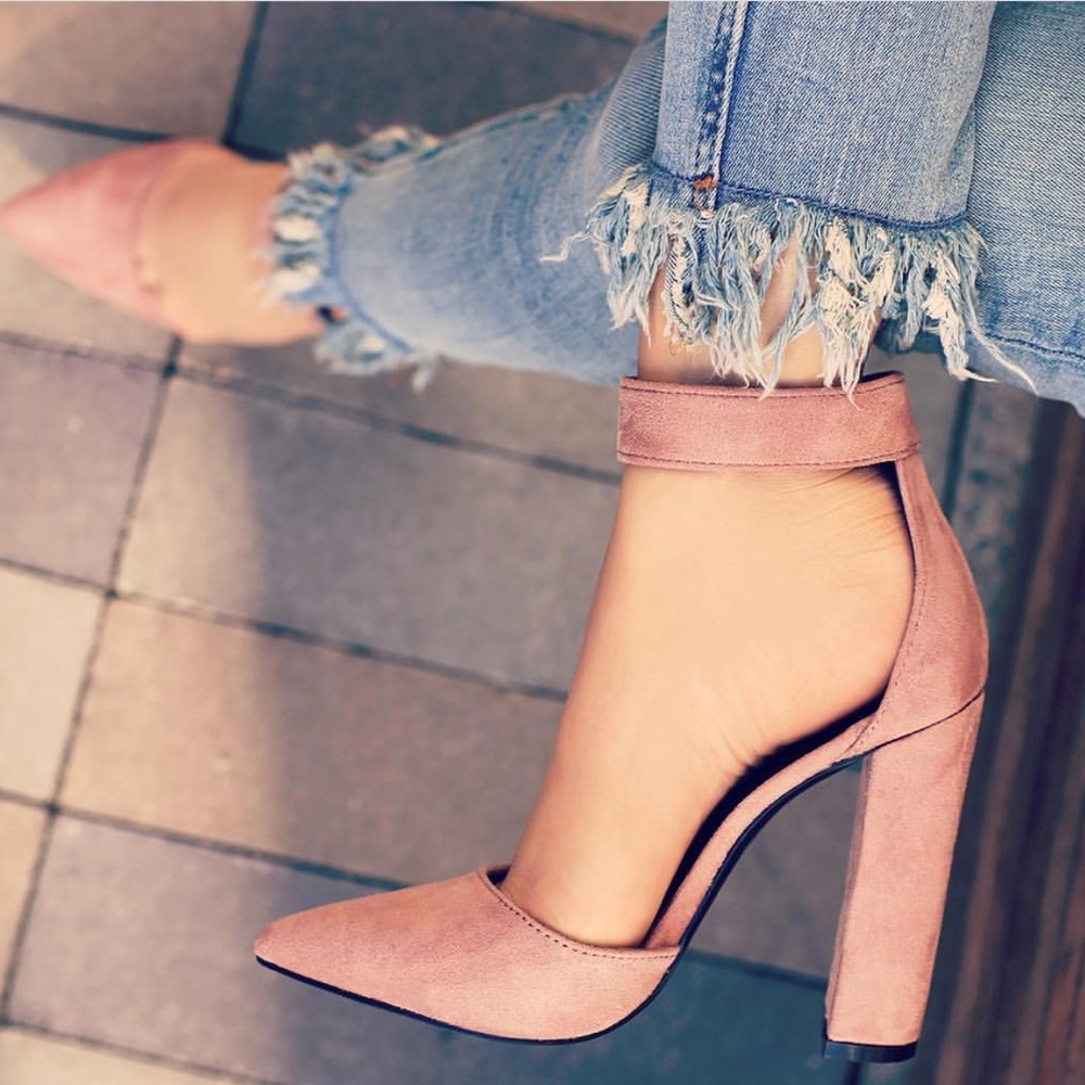 Mauve suede heels by Lola shoetique
