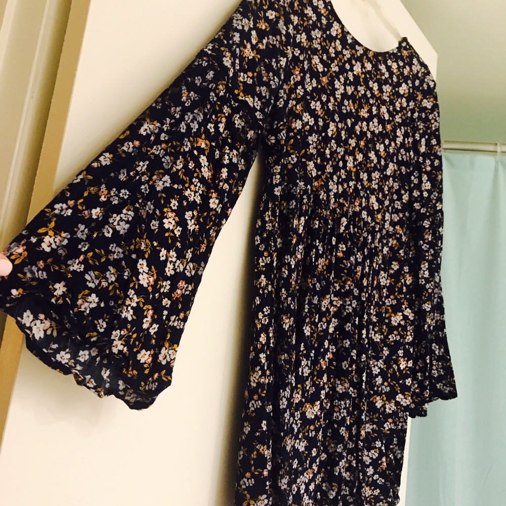 XL Bell Sleeve Forever 21 Dress