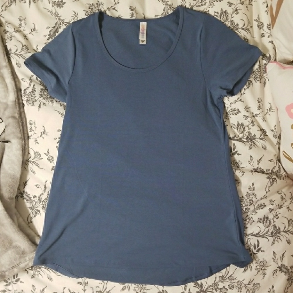NWOT Lularoe XS Slate Blue Classic Tee