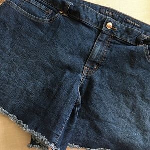 Jessica Simpson shorts!