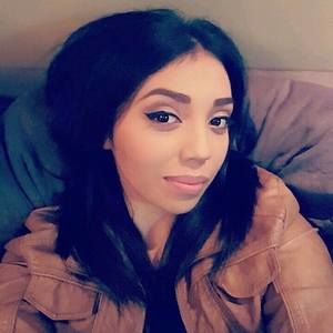 Meet your Posher, Dina