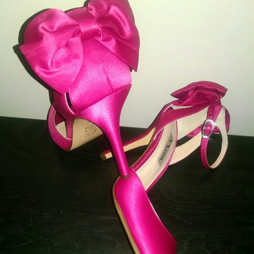 Sassy Hot pink dress sandals w bow detailing