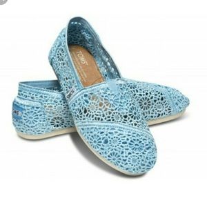 TOMS Crochet classics