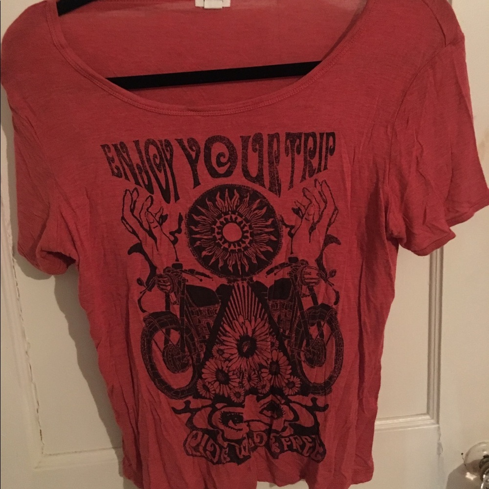 Graphic tee