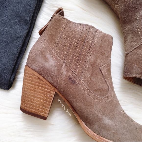 Dolce Vita taupe suede pull-on ankle bootie - Picture 2 of 7