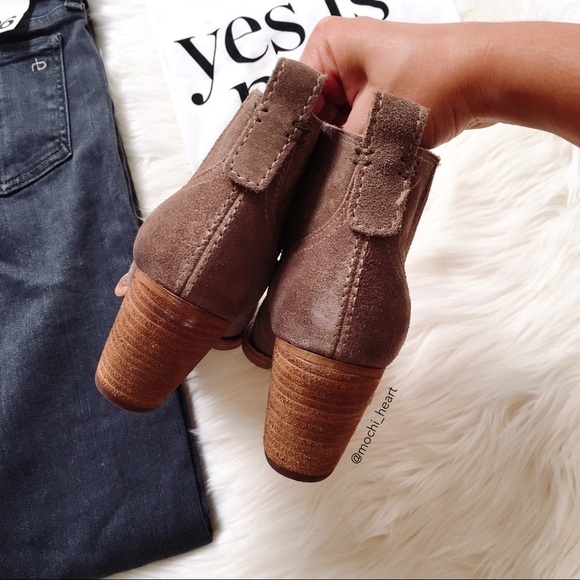 Dolce Vita taupe suede pull-on ankle bootie - Picture 5 of 7