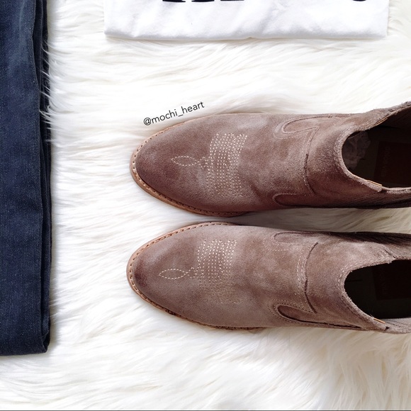 Dolce Vita taupe suede pull-on ankle bootie - Picture 4 of 7