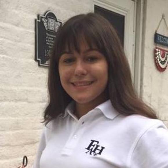 Meet your Posher, Caitlin - Picture 1 of 1