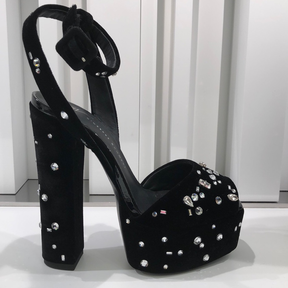 Meet your Posher, Joyce