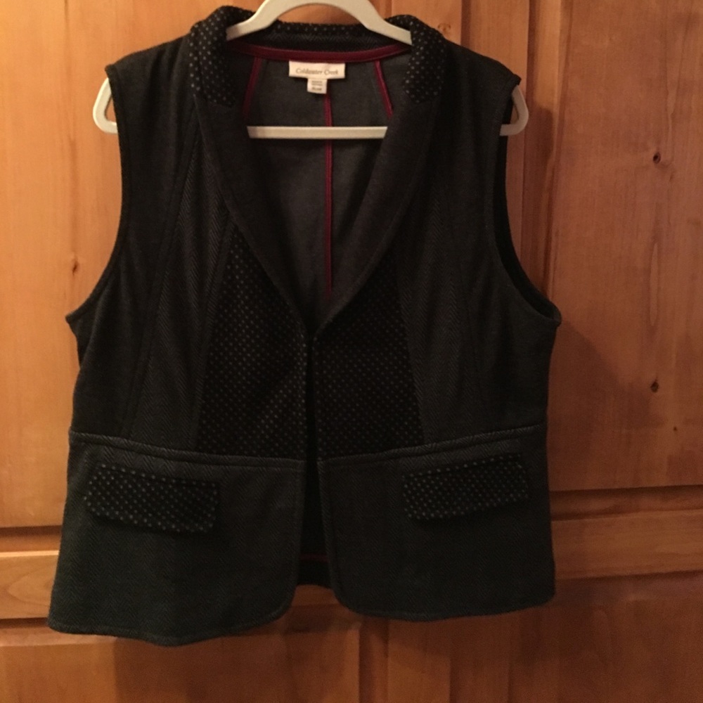Supercuts black and gray vest
