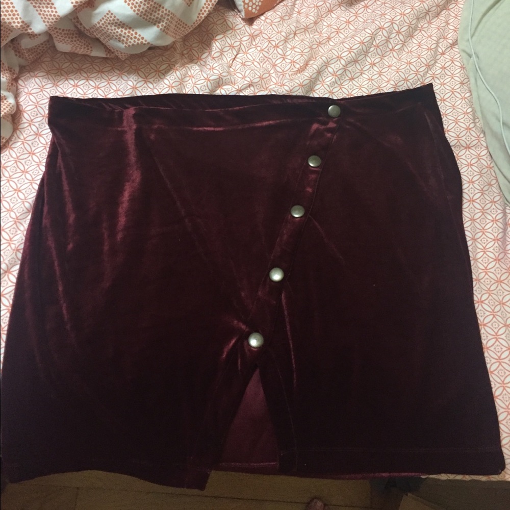 ASOS Curve maroon velvet skirt