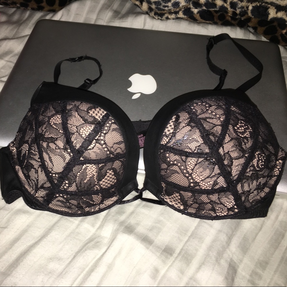 Victoria's Secret lace bombshell add 2 cups ! 34b