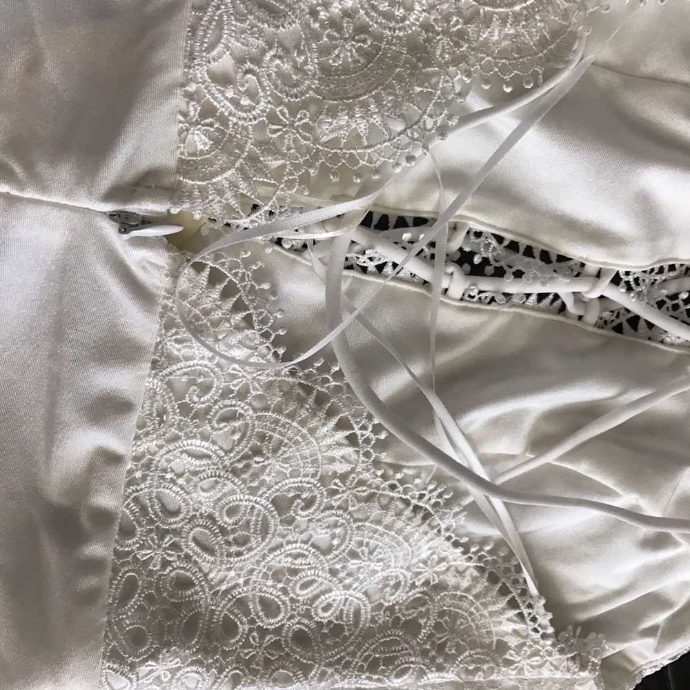 Lace me up bodysuit - Picture 6 of 7