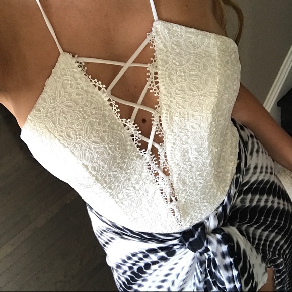 Lace me up bodysuit - Picture 2 of 7