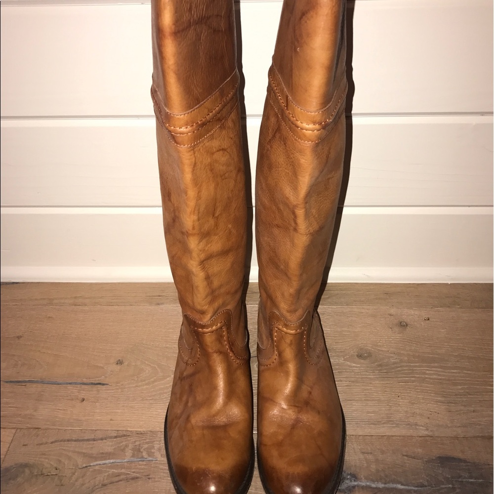 BARELY WORN Frye Boots