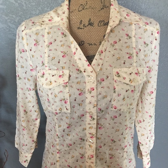 ⭕️ANA Blouse🌷Small Rose Pattern - Picture 3 of 6