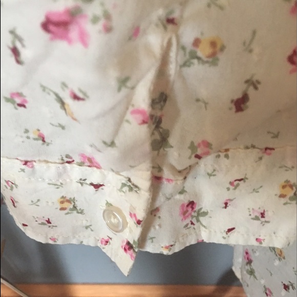 ⭕️ANA Blouse🌷Small Rose Pattern - Picture 4 of 6