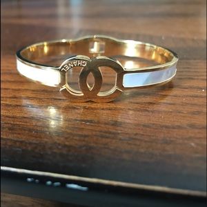 Brand new Chanel bracelet, not authentic