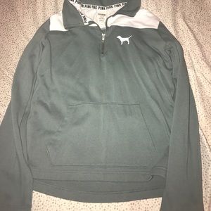 VS quarter zip up