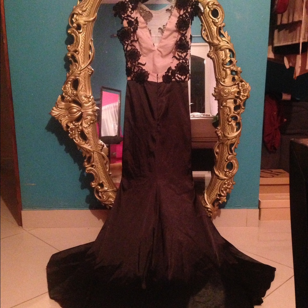 Black and Cream visible long Dress