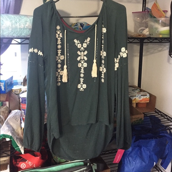 Women's blouse - Picture 1 of 3