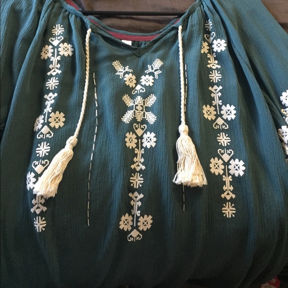 Women's blouse - Picture 2 of 3