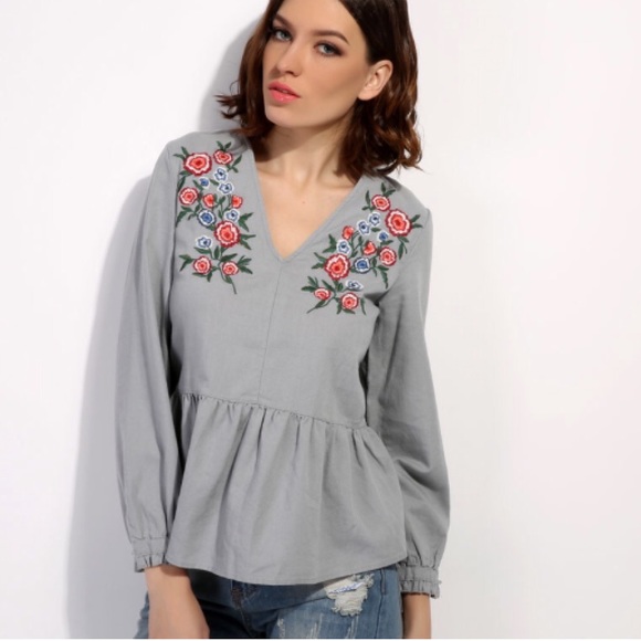 🎉HP🎉New Elegant Embroidered Blouse - Picture 2 of 5