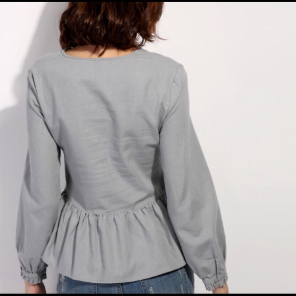 🎉HP🎉New Elegant Embroidered Blouse - Picture 4 of 5