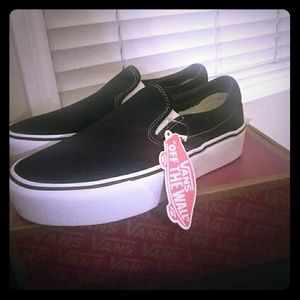 BNWT Vans platform slip on