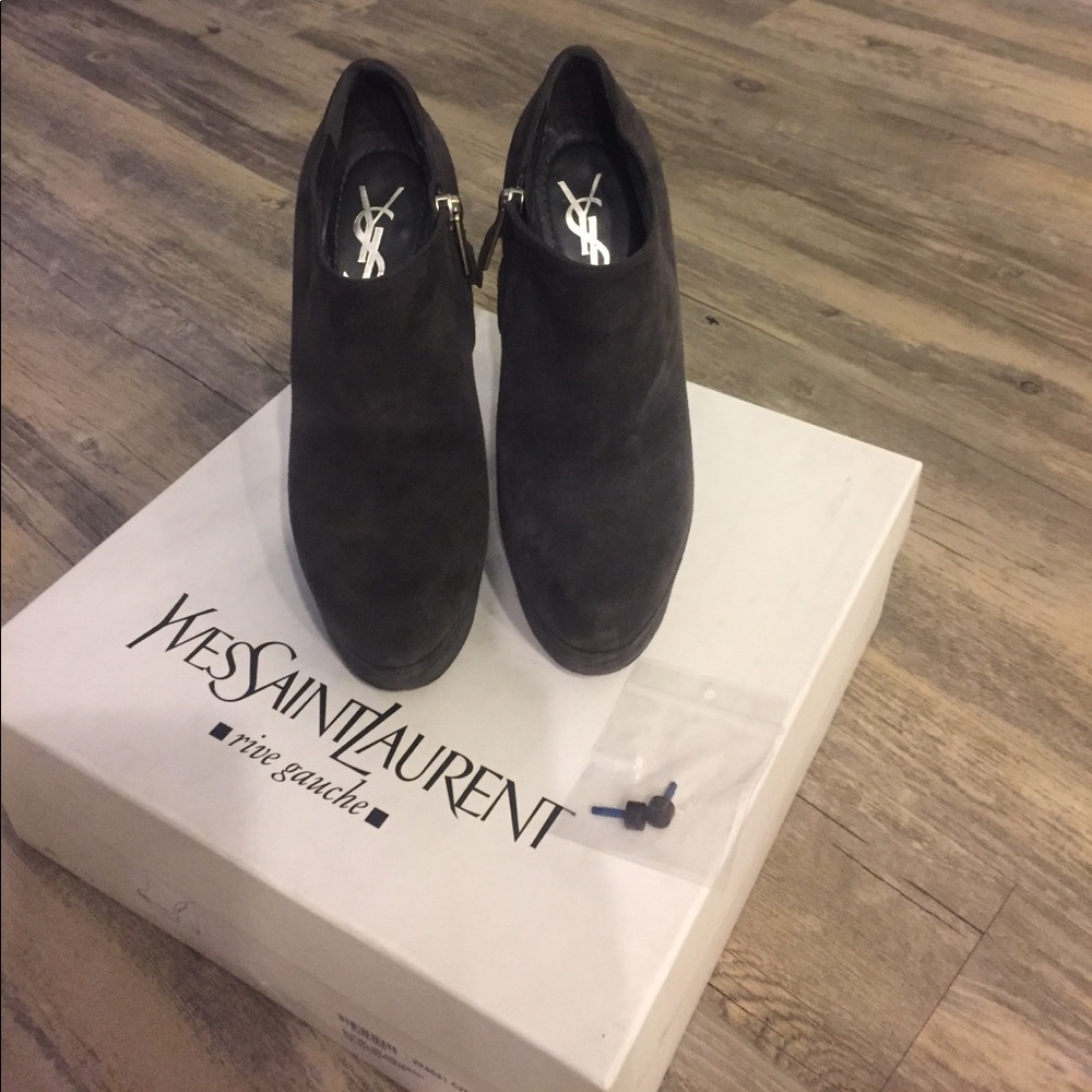 Yves Saint Laurent Boooties