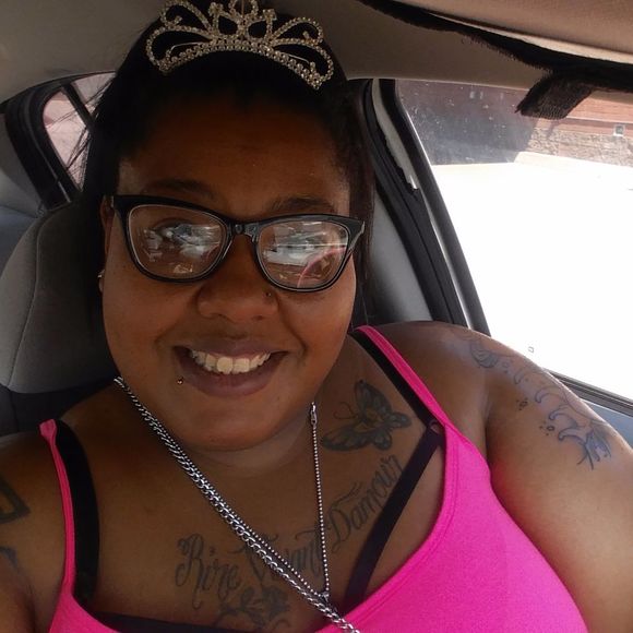 Meet your Posher, Faye - Picture 1 of 1