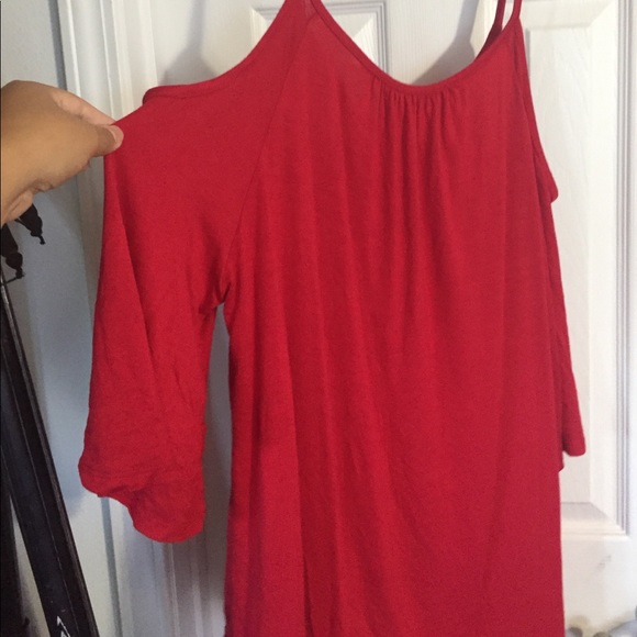 Women's red blouse - Picture 2 of 2