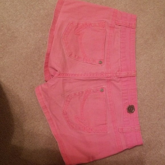 Shorts - Picture 2 of 3