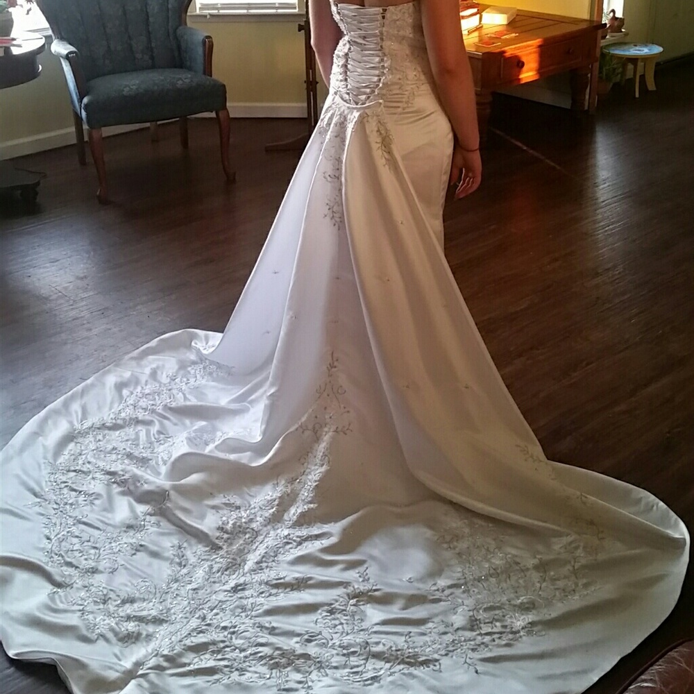 Brand new wedding dress