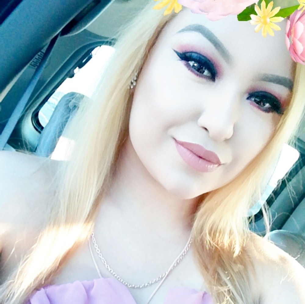 Meet your Posher, Abigail