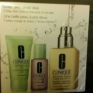 Clinique Dry Combo Skin Type Cleanser &Moisturizer